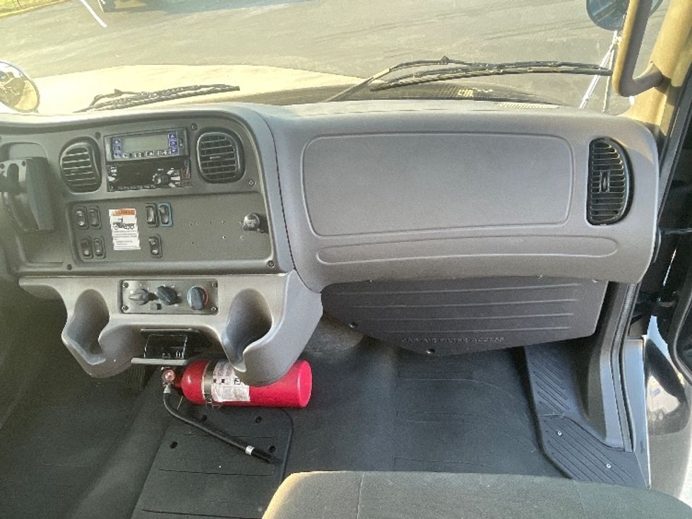 Refrigerated Truck-Light and Medium Duty Trucks-Freightliner-2019-M2-Concord-NC-143,829\n\t\tmiles-$ 48,250 - Image 20