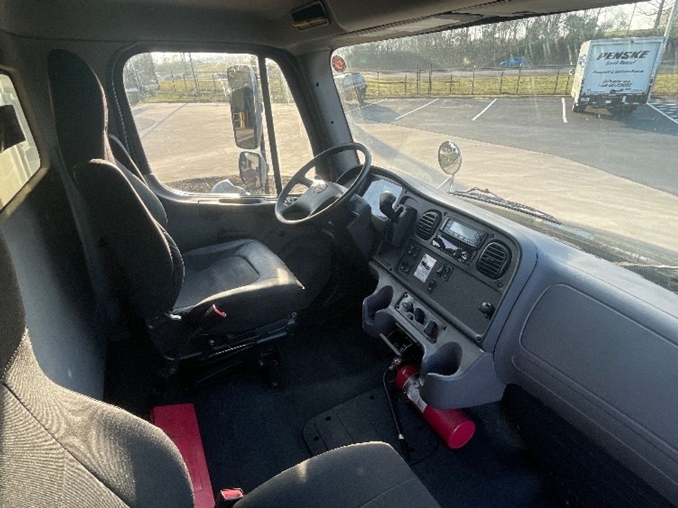 Refrigerated Truck-Light and Medium Duty Trucks-Freightliner-2019-M2-Concord-NC-143,829\n\t\tmiles-$ 48,250 - Image 21