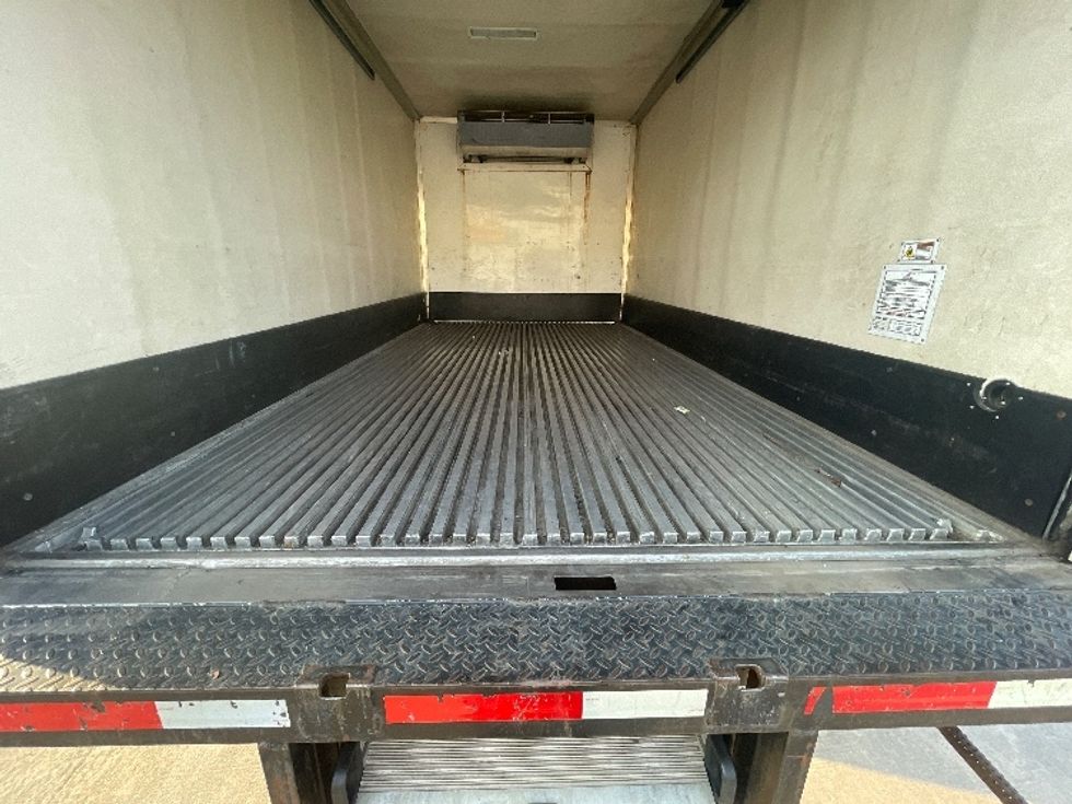 Refrigerated Truck-Light and Medium Duty Trucks-Freightliner-2019-M2-Concord-NC-143,829\n\t\tmiles-$ 48,250 - Image 9