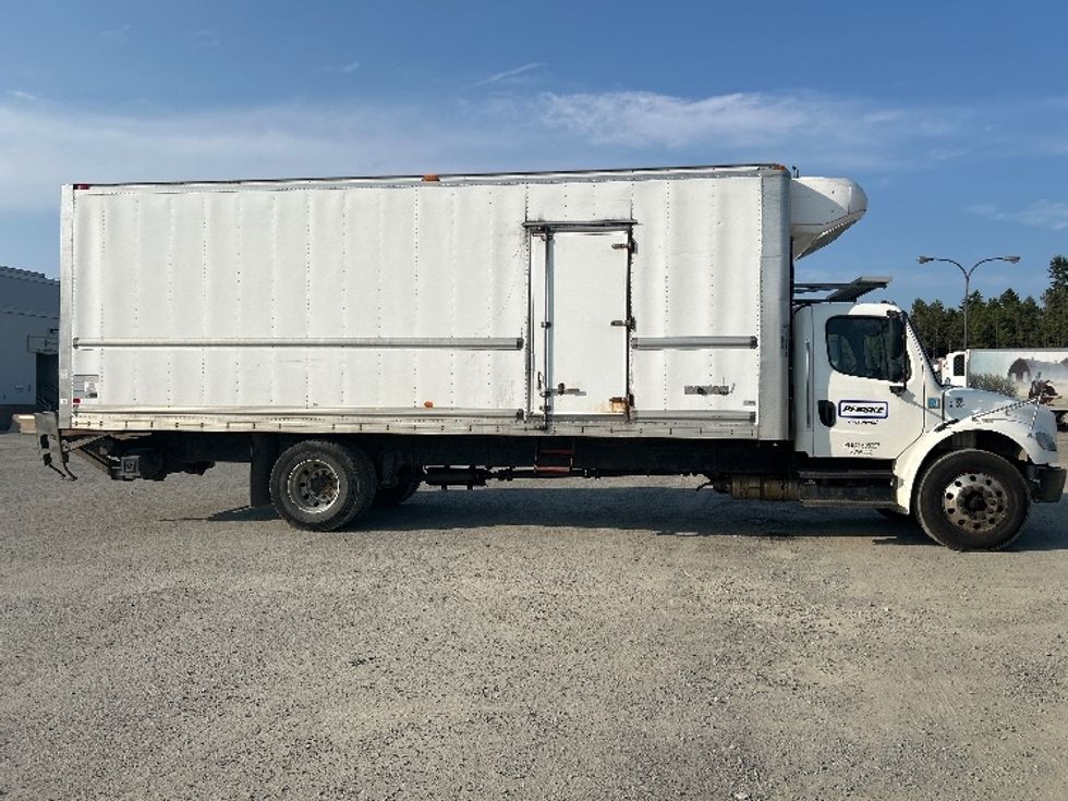 Refrigerated Truck-Light and Medium Duty Trucks-Freightliner-2019-M2-Dartmouth-NS-303,009\n\t\tkm-$ 61,500 - Image 15