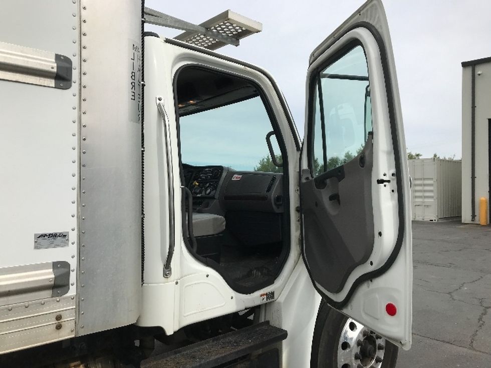 Refrigerated Truck-Light and Medium Duty Trucks-Freightliner-2019-M2-Dartmouth-NS-303,009\n\t\tkm-$ 61,500 - Image 20