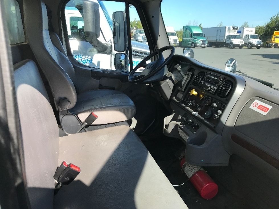 Refrigerated Truck-Light and Medium Duty Trucks-Freightliner-2019-M2-Dartmouth-NS-303,009\n\t\tkm-$ 61,500 - Image 22