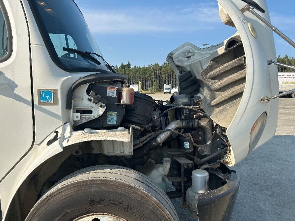 Refrigerated Truck-Light and Medium Duty Trucks-Freightliner-2019-M2-Dartmouth-NS-303,009\n\t\tkm-$ 61,500 - Image 23