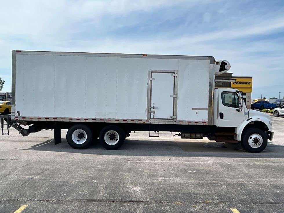 Refrigerated Truck-Light and Medium Duty Trucks-Freightliner-2019-M2-Davenport-IA-186,331\n\t\tmiles-$ 64,750 - Image 15
