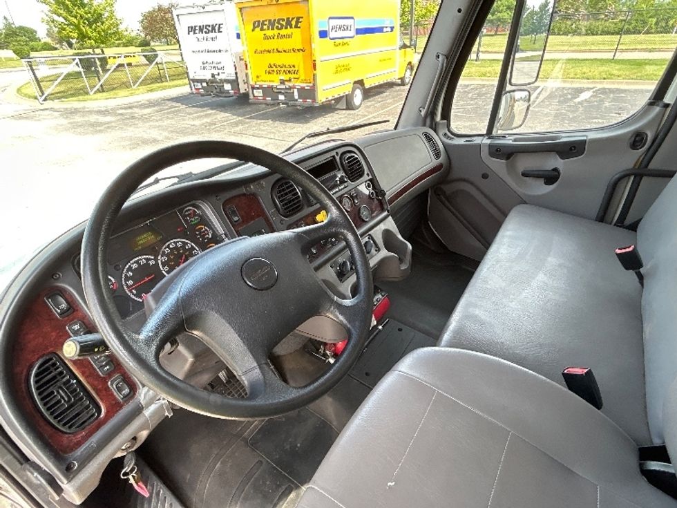 Refrigerated Truck-Light and Medium Duty Trucks-Freightliner-2019-M2-Davenport-IA-186,331\n\t\tmiles-$ 64,750 - Image 17