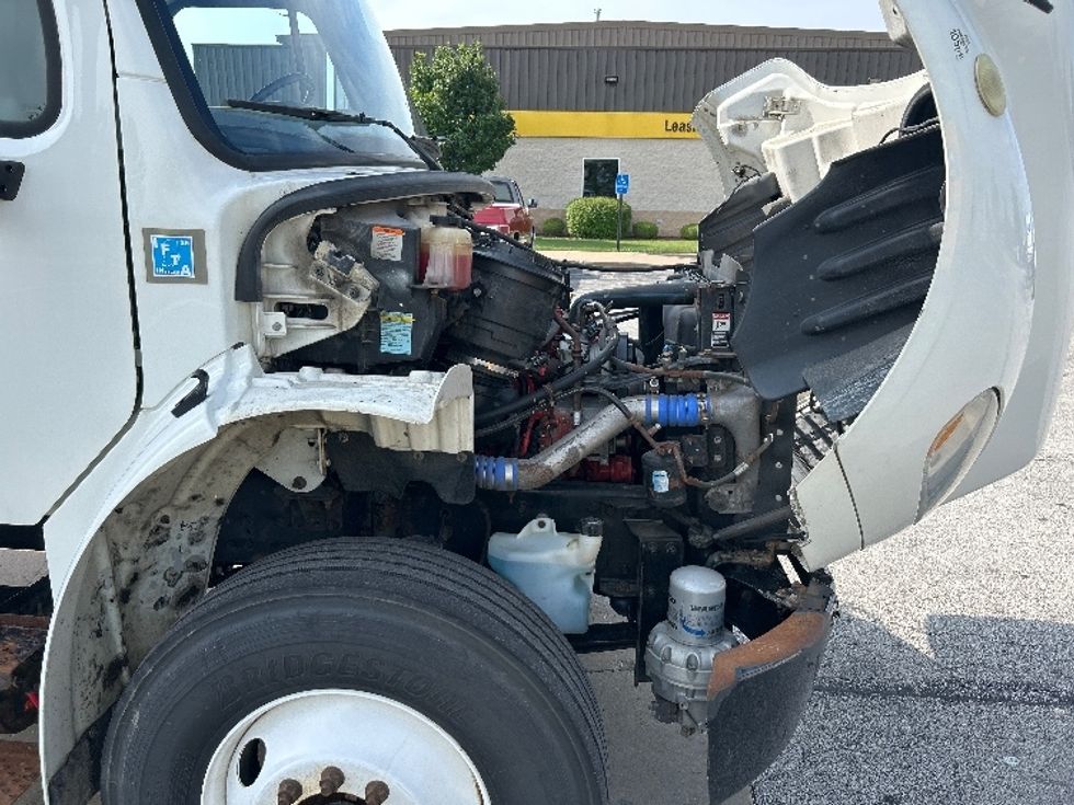 Refrigerated Truck-Light and Medium Duty Trucks-Freightliner-2019-M2-Davenport-IA-186,331\n\t\tmiles-$ 64,750 - Image 23