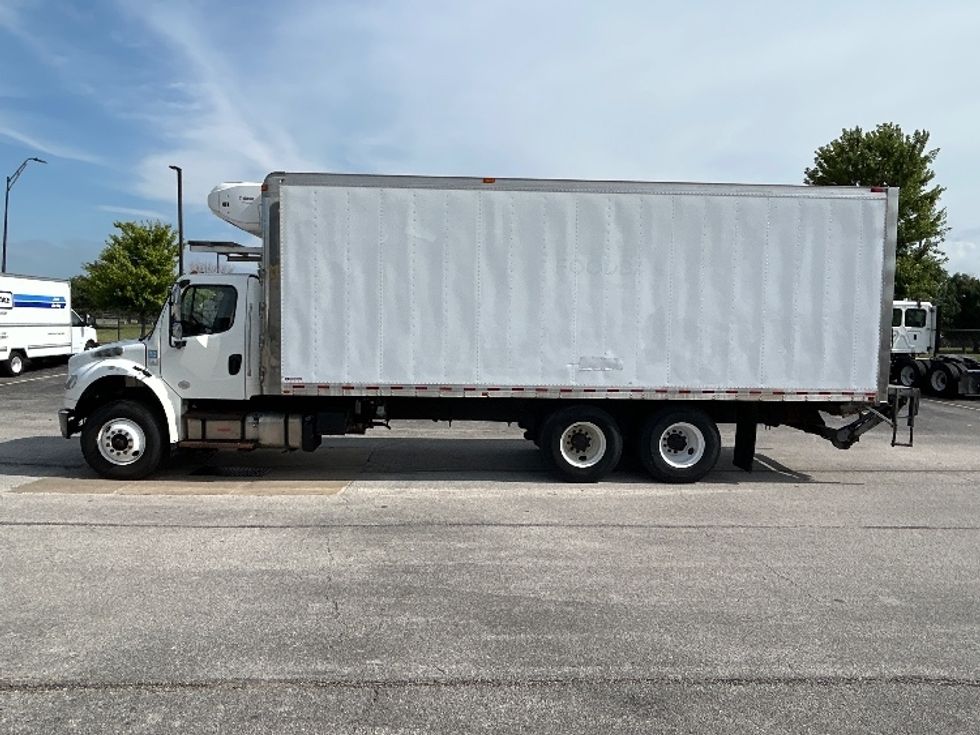 Refrigerated Truck-Light and Medium Duty Trucks-Freightliner-2019-M2-Davenport-IA-186,331\n\t\tmiles-$ 64,750 - Image 4