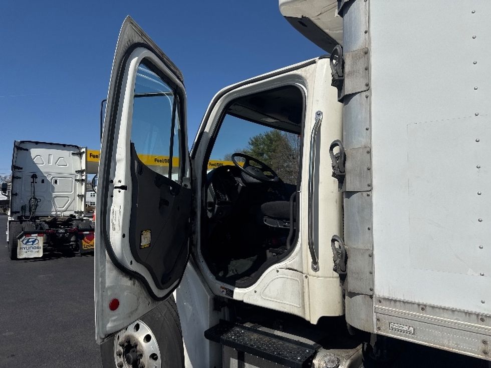 Refrigerated Truck-Light and Medium Duty Trucks-Freightliner-2019-M2-Dayton-NJ-248,461\n\t\tmiles-$ 60,500 - Image 14