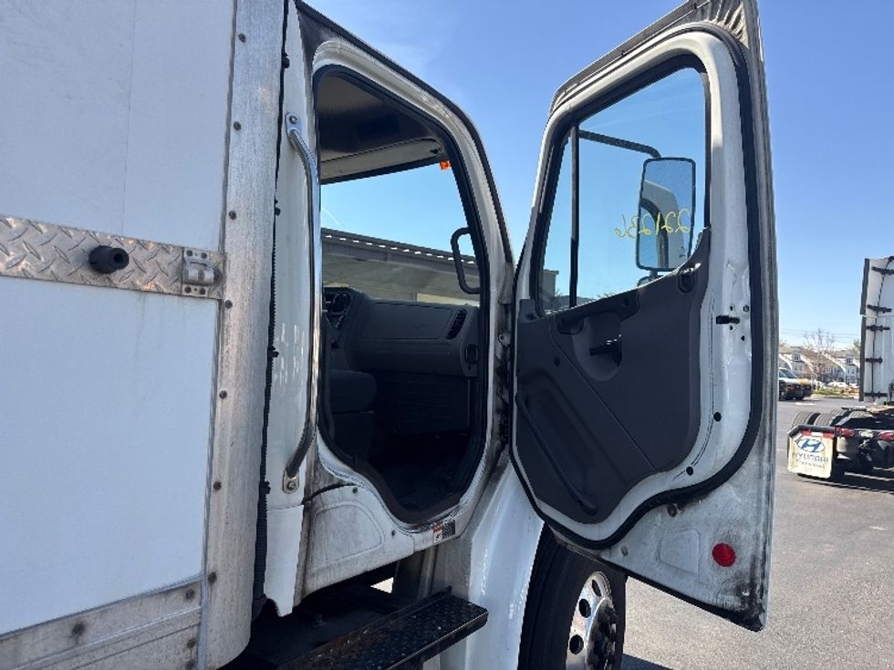 Refrigerated Truck-Light and Medium Duty Trucks-Freightliner-2019-M2-Dayton-NJ-248,461\n\t\tmiles-$ 60,500 - Image 18