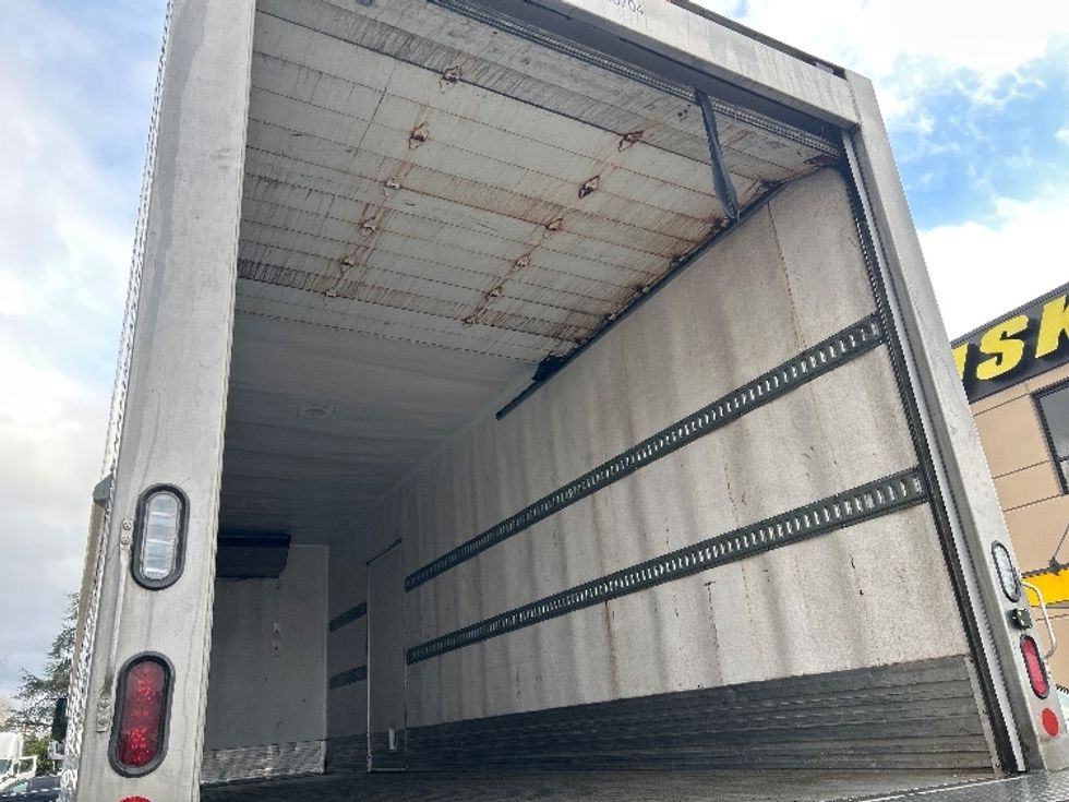 Refrigerated Truck-Light and Medium Duty Trucks-Freightliner-2019-M2-Delta-BC-189,709\n\t\tkm-$ 81,750 - Image 12