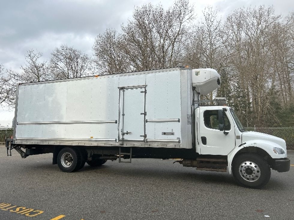 Refrigerated Truck-Light and Medium Duty Trucks-Freightliner-2019-M2-Delta-BC-189,709\n\t\tkm-$ 81,750 - Image 15