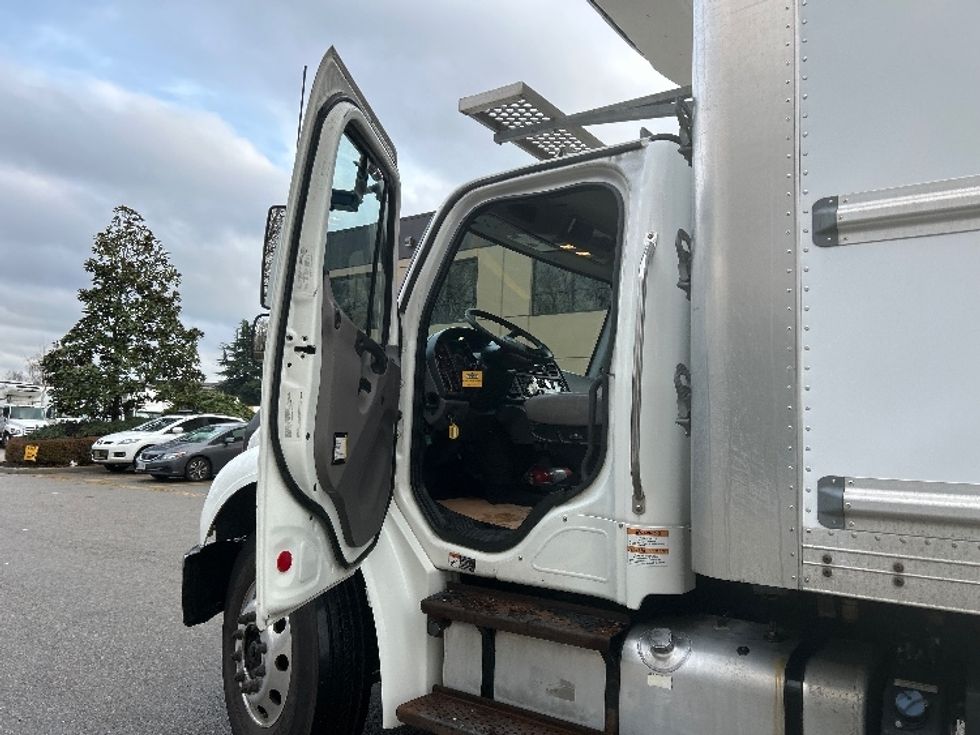 Refrigerated Truck-Light and Medium Duty Trucks-Freightliner-2019-M2-Delta-BC-189,709\n\t\tkm-$ 81,750 - Image 16