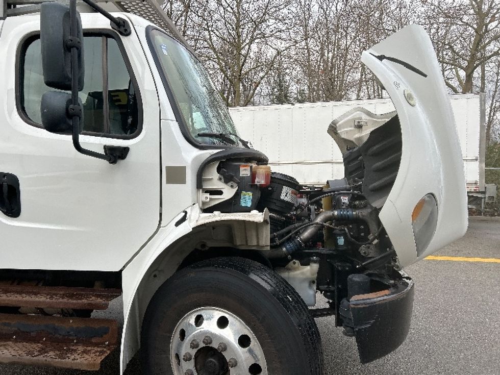 Refrigerated Truck-Light and Medium Duty Trucks-Freightliner-2019-M2-Delta-BC-189,709\n\t\tkm-$ 81,750 - Image 23