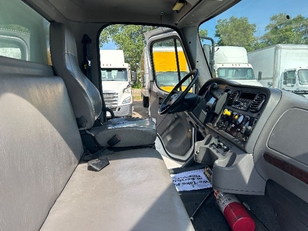 Refrigerated Truck-Light and Medium Duty Trucks-Freightliner-2019-M2-Des Moines-IA-171,830\n\t\tmiles-$ 60,000 - Image 22