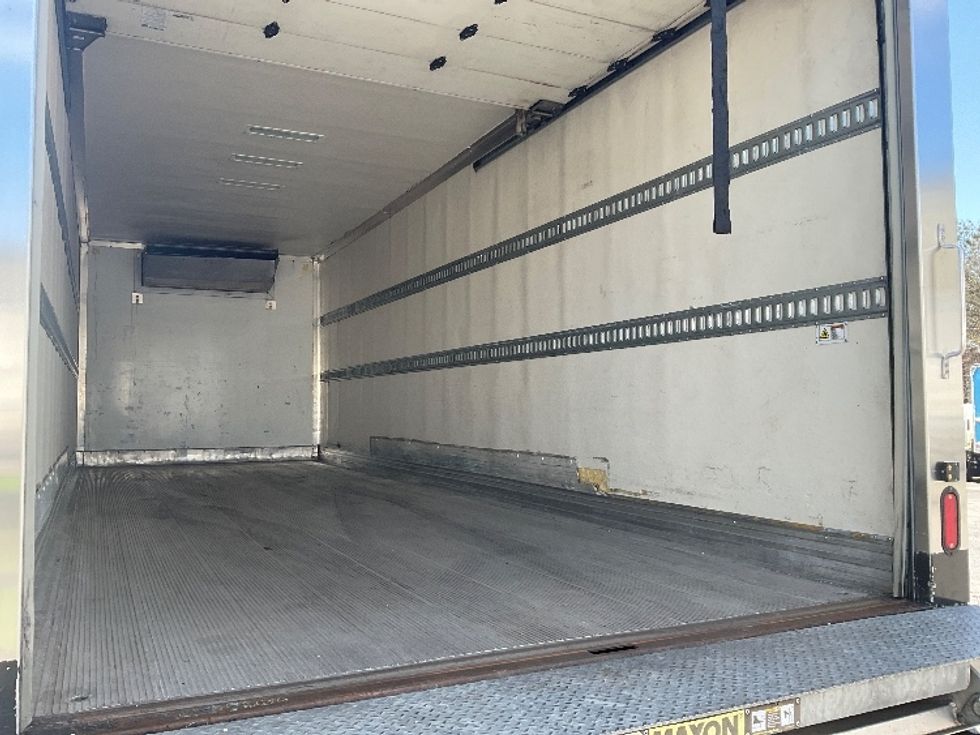Refrigerated Truck-Light and Medium Duty Trucks-Freightliner-2019-M2-Duluth-GA-203,559\n\t\tmiles-$ 62,500 - Image 12