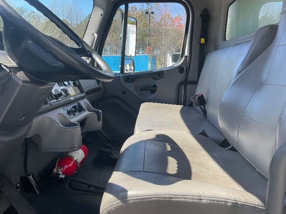 Refrigerated Truck-Light and Medium Duty Trucks-Freightliner-2019-M2-Duluth-GA-203,559\n\t\tmiles-$ 62,500 - Image 19