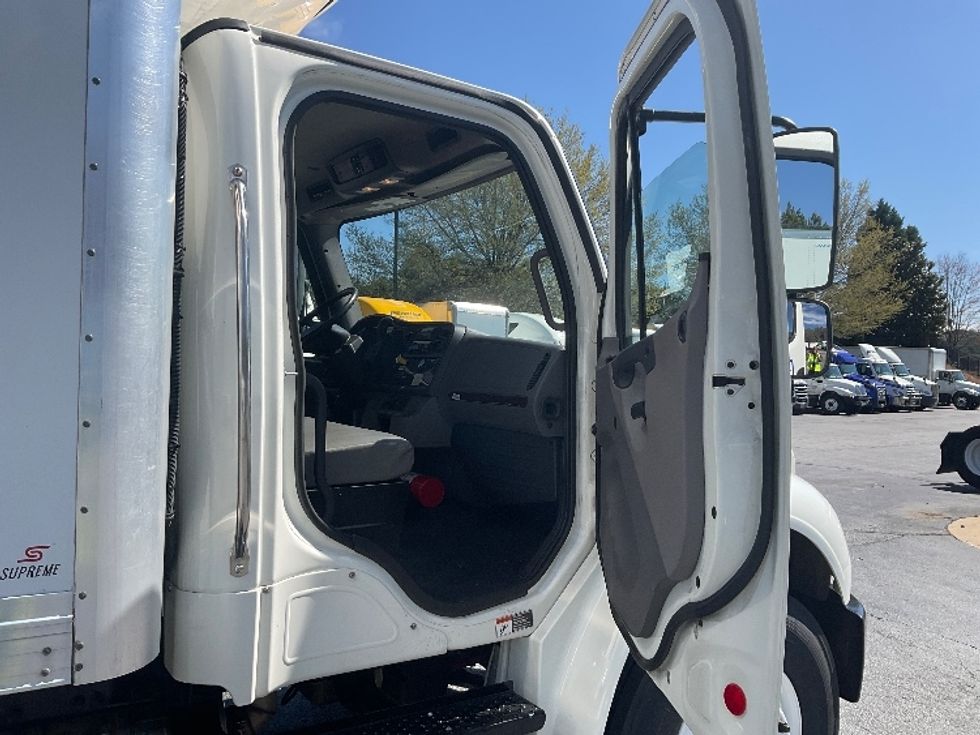 Refrigerated Truck-Light and Medium Duty Trucks-Freightliner-2019-M2-Duluth-GA-203,559\n\t\tmiles-$ 62,500 - Image 20