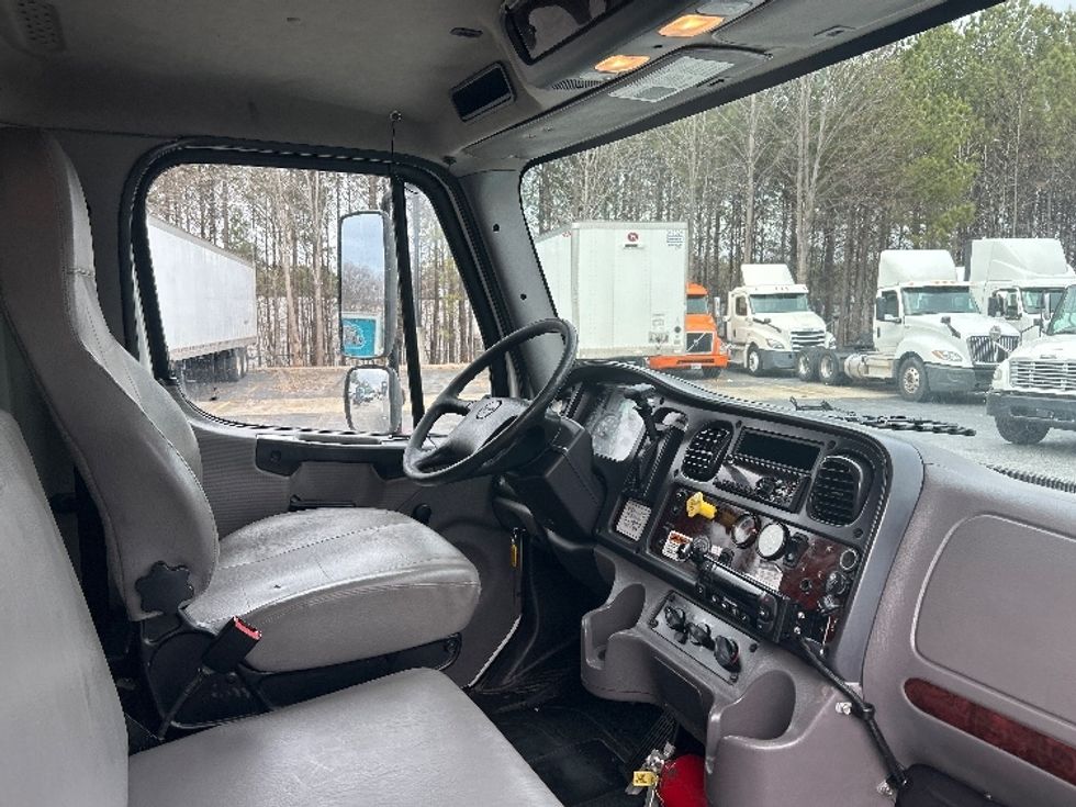Refrigerated Truck-Light and Medium Duty Trucks-Freightliner-2019-M2-Duluth-GA-220,909\n\t\tmiles-$ 56,250 - Image 22