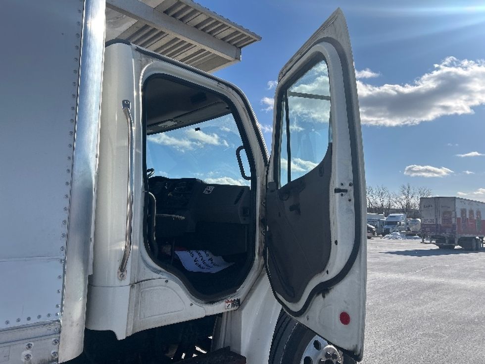 Refrigerated Truck-Light and Medium Duty Trucks-Freightliner-2019-M2-East Chicago-IN-216,810\n\t\tmiles-$ 58,250 - Image 20