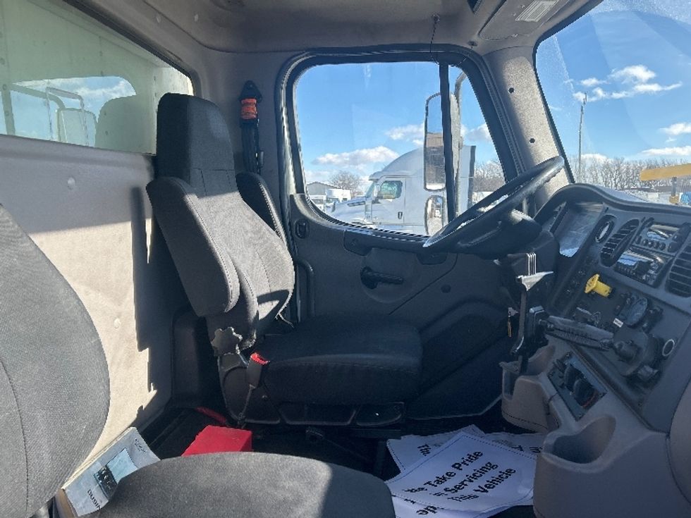 Refrigerated Truck-Light and Medium Duty Trucks-Freightliner-2019-M2-East Chicago-IN-216,810\n\t\tmiles-$ 58,250 - Image 22