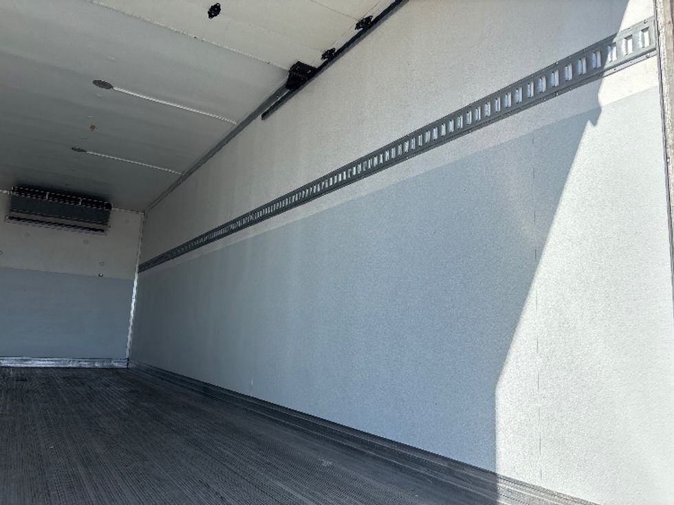 Refrigerated Truck-Light and Medium Duty Trucks-Freightliner-2019-M2-El Paso-TX-103,870\n\t\tmiles-$ 52,250 - Image 12
