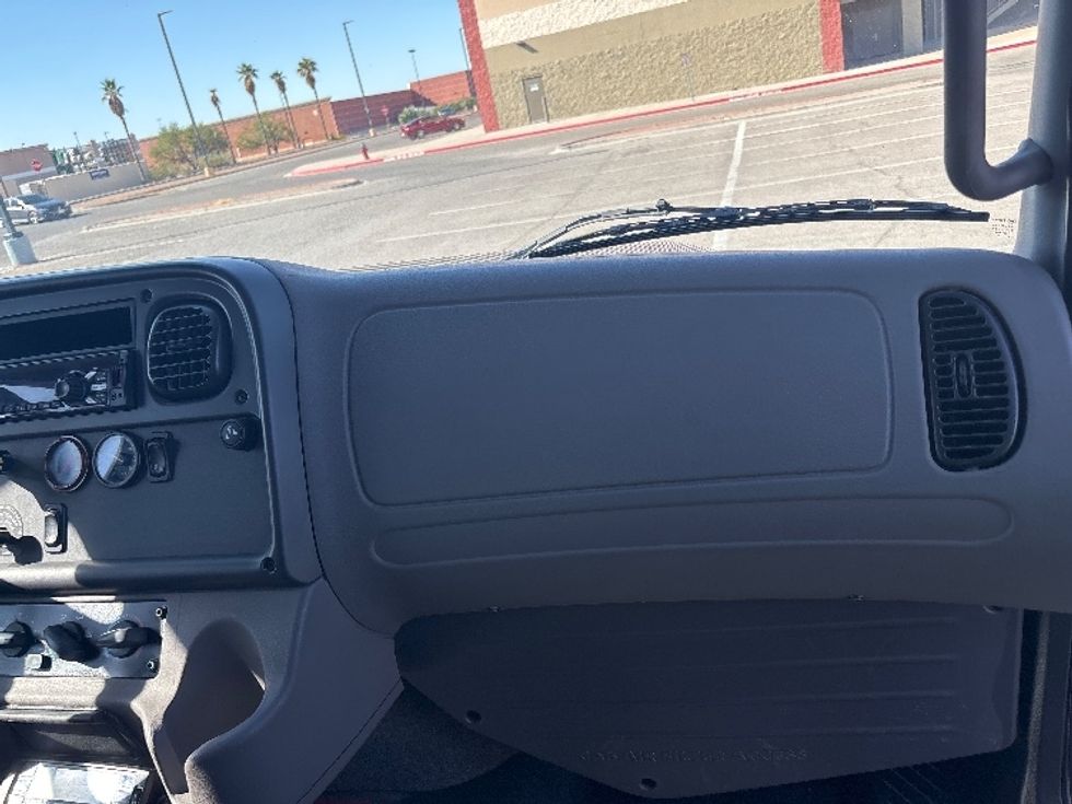 Refrigerated Truck-Light and Medium Duty Trucks-Freightliner-2019-M2-El Paso-TX-103,870\n\t\tmiles-$ 52,250 - Image 21