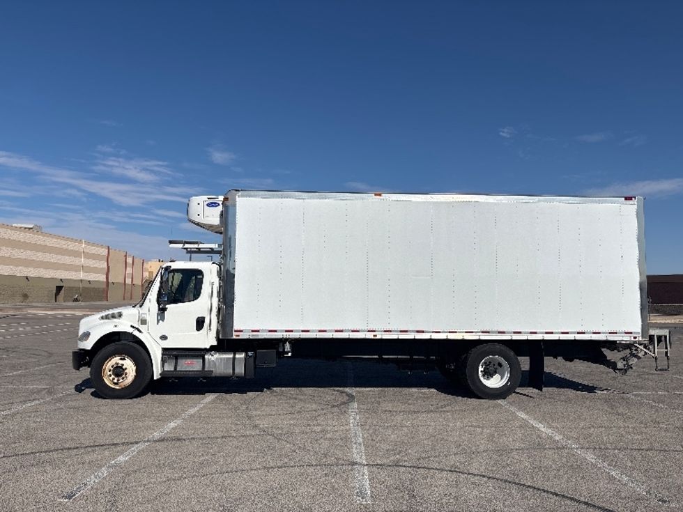 Refrigerated Truck-Light and Medium Duty Trucks-Freightliner-2019-M2-El Paso-TX-103,870\n\t\tmiles-$ 52,250 - Image 4