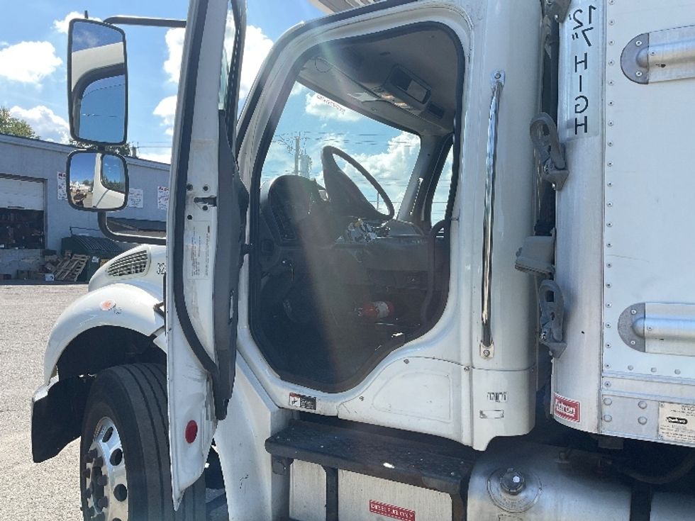Refrigerated Truck-Light and Medium Duty Trucks-Freightliner-2019-M2-Elmsford-NY-167,542\n\t\tmiles-$ 54,750 - Image 16