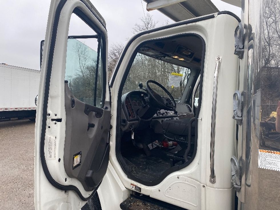 Refrigerated Truck-Light and Medium Duty Trucks-Freightliner-2019-M2-Erlanger-KY-391,287\n\t\tmiles-$ 10,000 - Image 16
