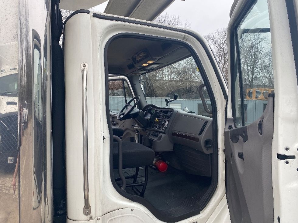 Refrigerated Truck-Light and Medium Duty Trucks-Freightliner-2019-M2-Erlanger-KY-391,287\n\t\tmiles-$ 10,000 - Image 20
