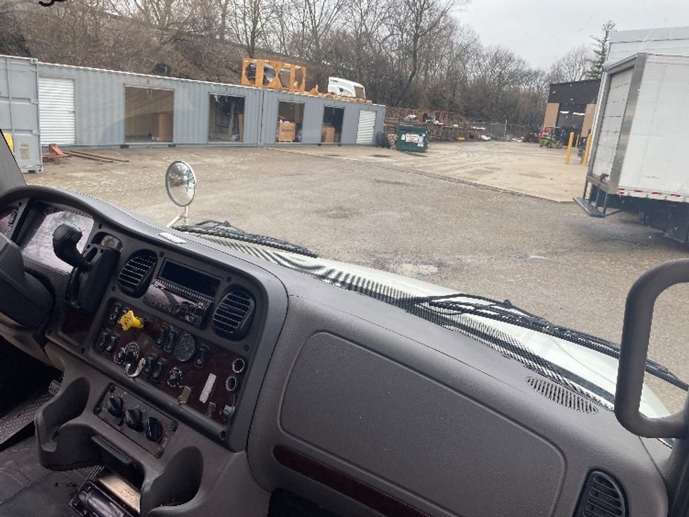 Refrigerated Truck-Light and Medium Duty Trucks-Freightliner-2019-M2-Erlanger-KY-391,287\n\t\tmiles-$ 10,000 - Image 21