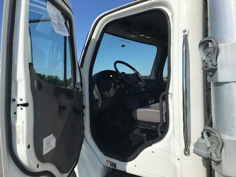 Refrigerated Truck-Light and Medium Duty Trucks-Freightliner-2019-M2-Evansville-IN-152,846\n\t\tmiles-$ 64,000 - Image 16
