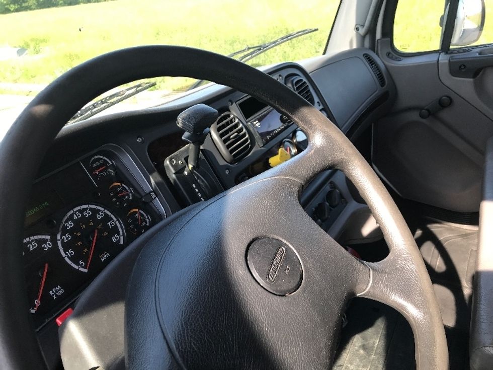 Refrigerated Truck-Light and Medium Duty Trucks-Freightliner-2019-M2-Evansville-IN-152,846\n\t\tmiles-$ 64,000 - Image 17