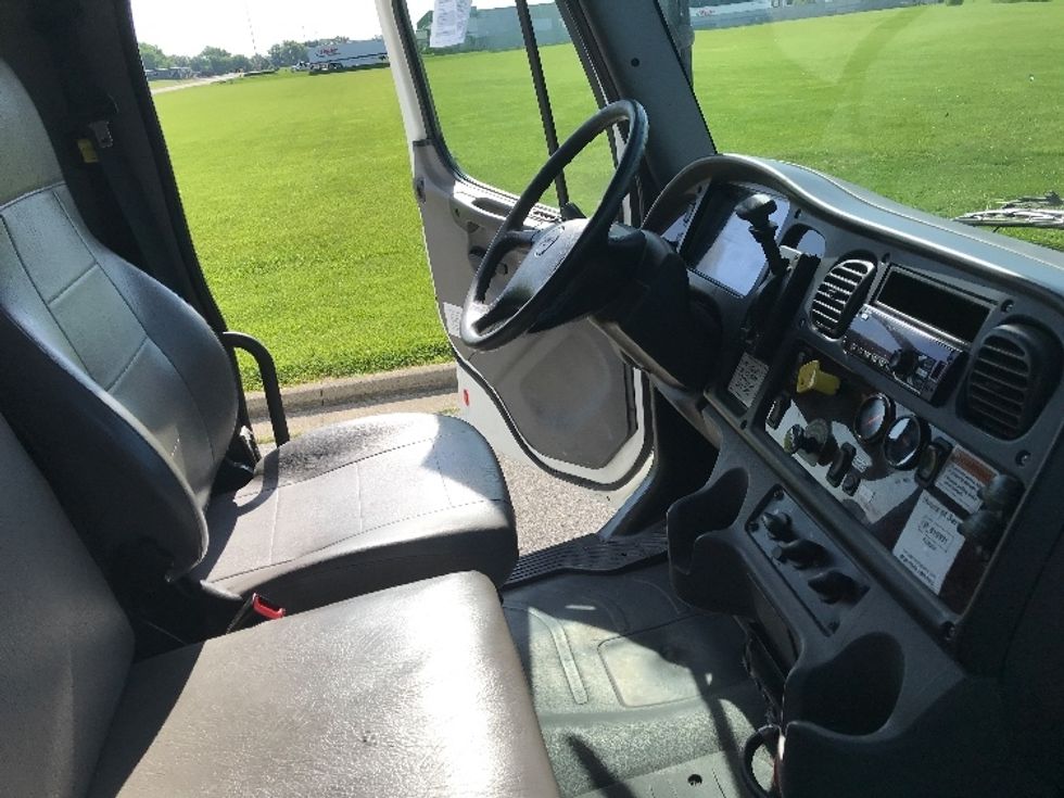 Refrigerated Truck-Light and Medium Duty Trucks-Freightliner-2019-M2-Evansville-IN-152,846\n\t\tmiles-$ 64,000 - Image 22