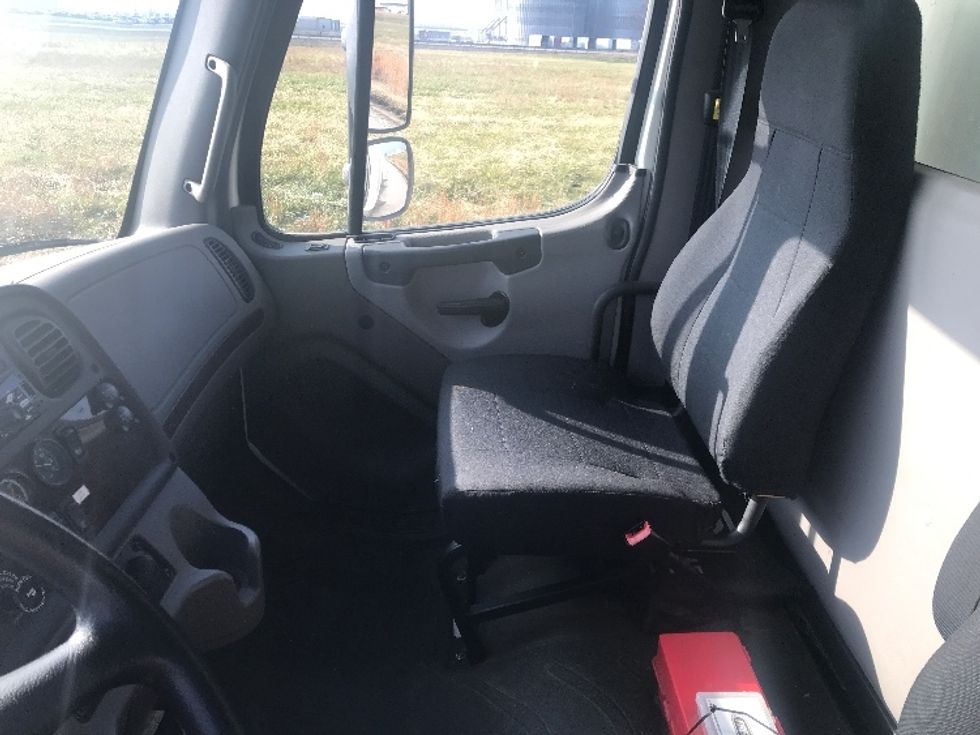 Refrigerated Truck-Light and Medium Duty Trucks-Freightliner-2019-M2-Evansville-IN-56,210\n\t\tmiles-$ 58,000 - Image 19