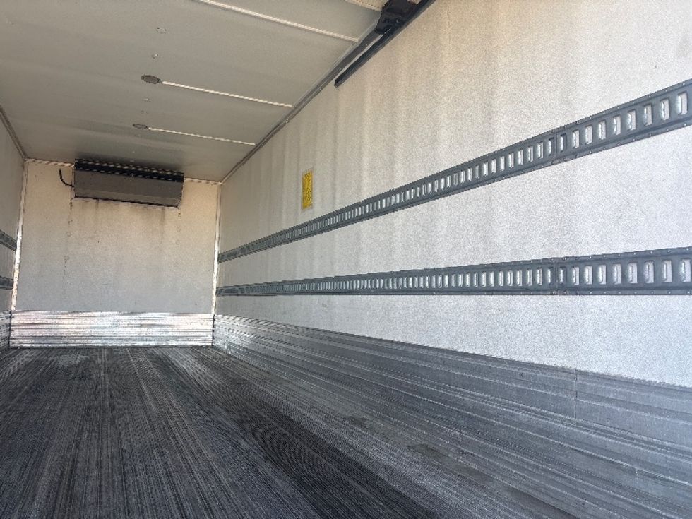 Refrigerated Truck-Light and Medium Duty Trucks-Freightliner-2019-M2-Everett-WA-255,007\n\t\tmiles-$ 47,250 - Image 12