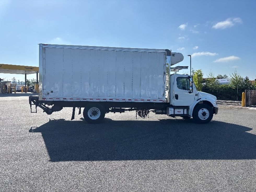 Refrigerated Truck-Light and Medium Duty Trucks-Freightliner-2019-M2-Everett-WA-270,732\n\t\tmiles-$ 37,500 - Image 15