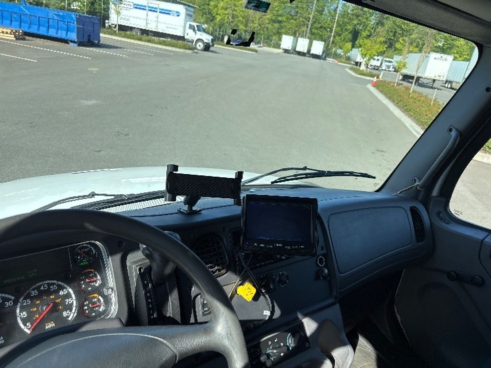 Refrigerated Truck-Light and Medium Duty Trucks-Freightliner-2019-M2-Everett-WA-270,732\n\t\tmiles-$ 37,500 - Image 17