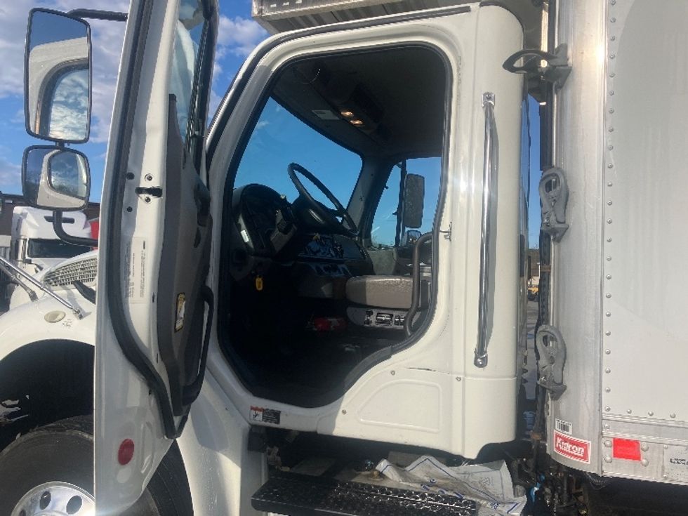 Refrigerated Truck-Light and Medium Duty Trucks-Freightliner-2019-M2-Fitchburg-MA-355,099\n\t\tmiles-$ 30,250 - Image 16