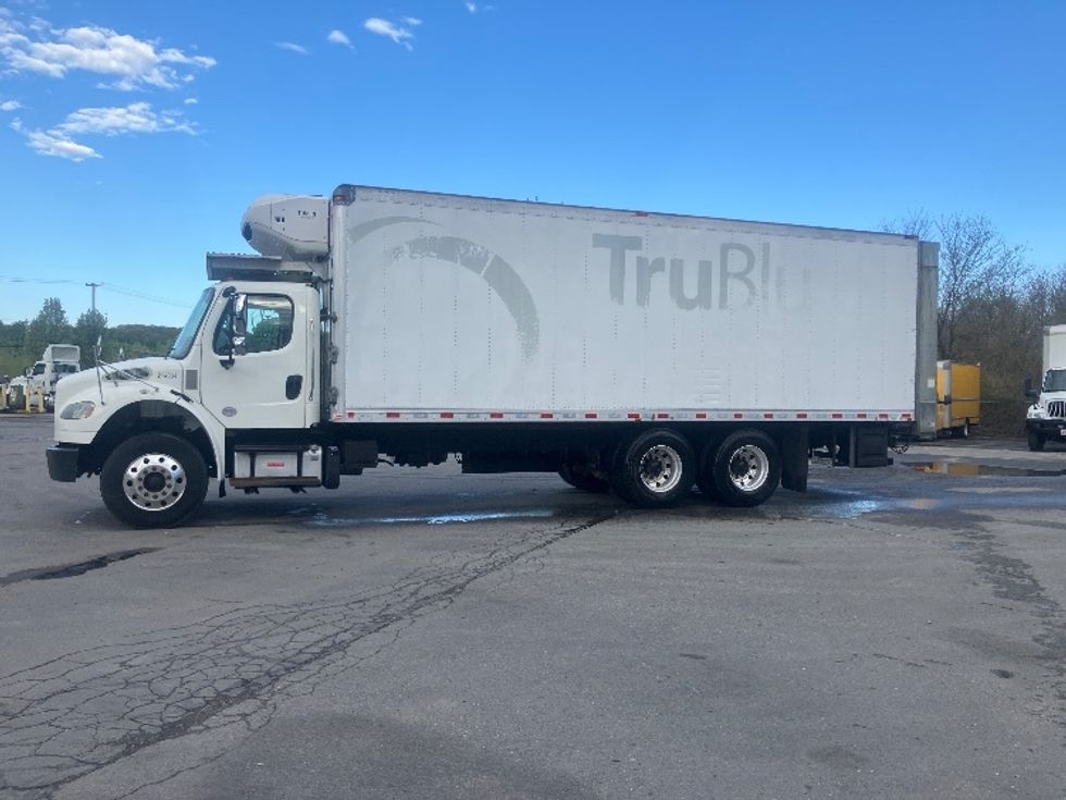 Refrigerated Truck-Light and Medium Duty Trucks-Freightliner-2019-M2-Fitchburg-MA-355,099\n\t\tmiles-$ 30,250 - Image 4