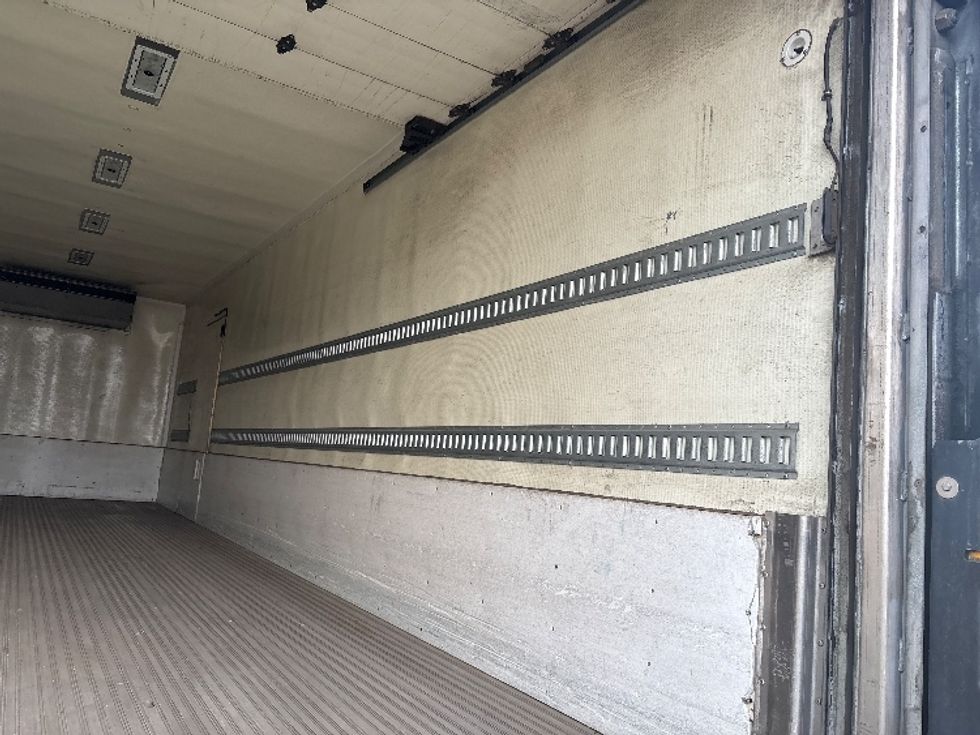 Refrigerated Truck-Light and Medium Duty Trucks-Freightliner-2019-M2-Fontana-CA-139,794\n\t\tmiles-$ 75,500 - Image 11