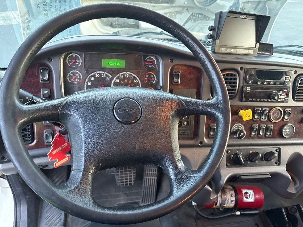 Refrigerated Truck-Light and Medium Duty Trucks-Freightliner-2019-M2-Fontana-CA-139,794\n\t\tmiles-$ 75,500 - Image 17