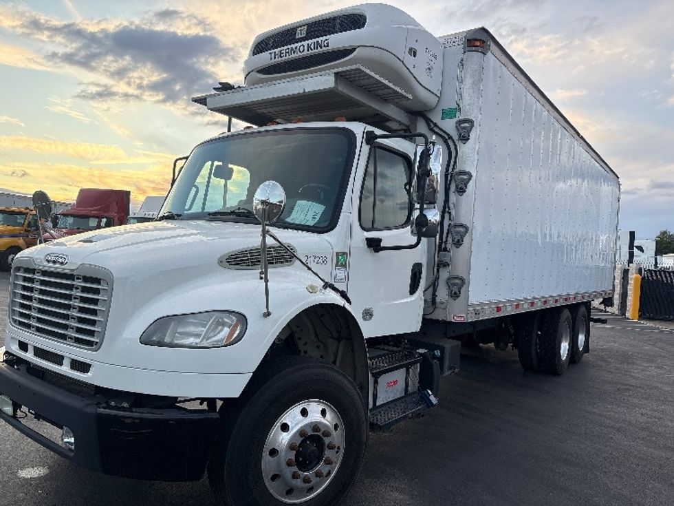 Refrigerated Truck-Light and Medium Duty Trucks-Freightliner-2019-M2-Fontana-CA-139,794\n\t\tmiles-$ 75,500 - Image 3