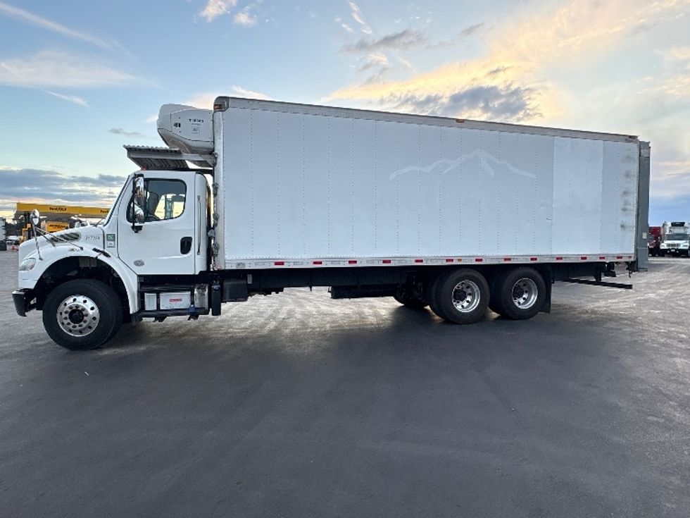 Refrigerated Truck-Light and Medium Duty Trucks-Freightliner-2019-M2-Fontana-CA-139,794\n\t\tmiles-$ 75,500 - Image 4