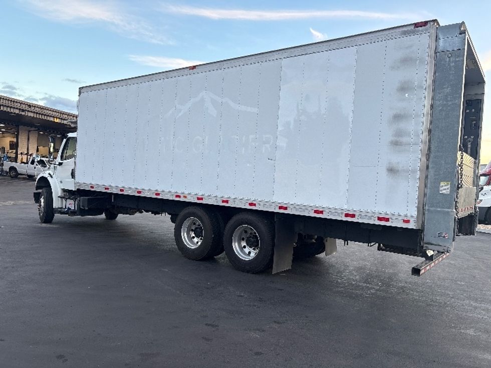 Refrigerated Truck-Light and Medium Duty Trucks-Freightliner-2019-M2-Fontana-CA-139,794\n\t\tmiles-$ 75,500 - Image 5