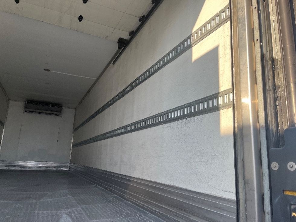 Refrigerated Truck-Light and Medium Duty Trucks-Freightliner-2019-M2-Fontana-CA-205,261\n\t\tmiles-$ 63,000 - Image 12