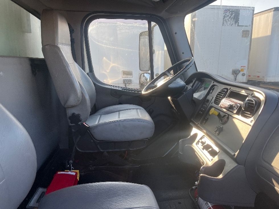 Refrigerated Truck-Light and Medium Duty Trucks-Freightliner-2019-M2-Fontana-CA-205,261\n\t\tmiles-$ 63,000 - Image 22
