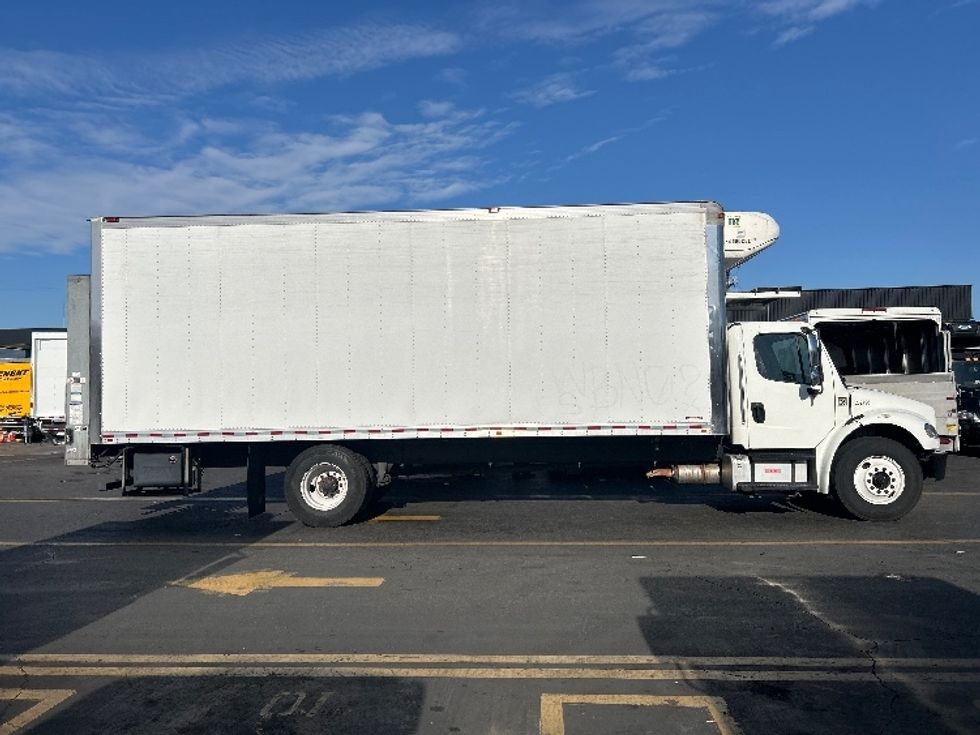 Refrigerated Truck-Light and Medium Duty Trucks-Freightliner-2019-M2-Fontana-CA-207,035\n\t\tmiles-$ 48,000 - Image 15