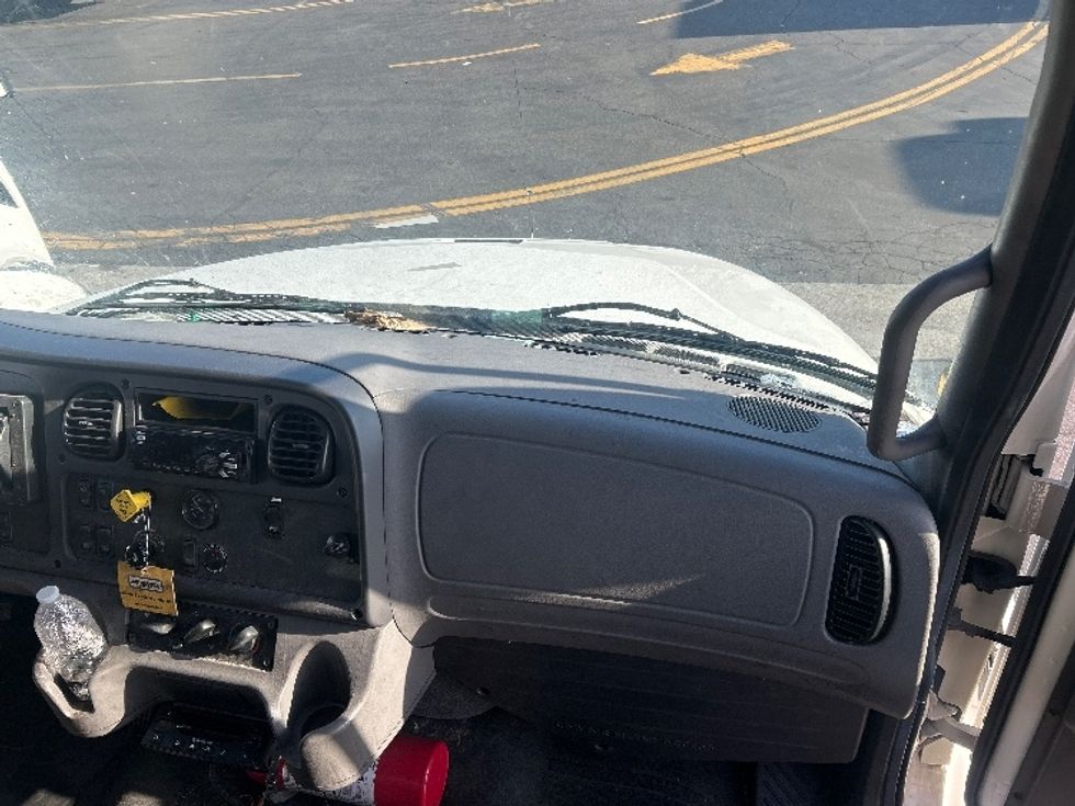 Refrigerated Truck-Light and Medium Duty Trucks-Freightliner-2019-M2-Fontana-CA-207,035\n\t\tmiles-$ 48,000 - Image 21