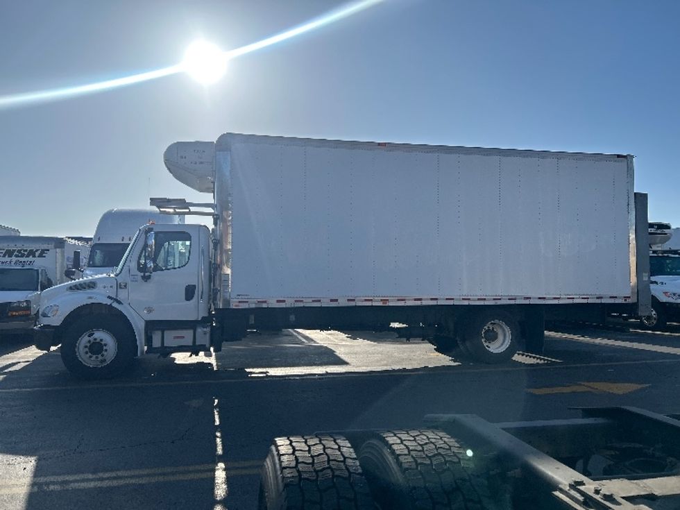 Refrigerated Truck-Light and Medium Duty Trucks-Freightliner-2019-M2-Fontana-CA-207,035\n\t\tmiles-$ 48,000 - Image 4